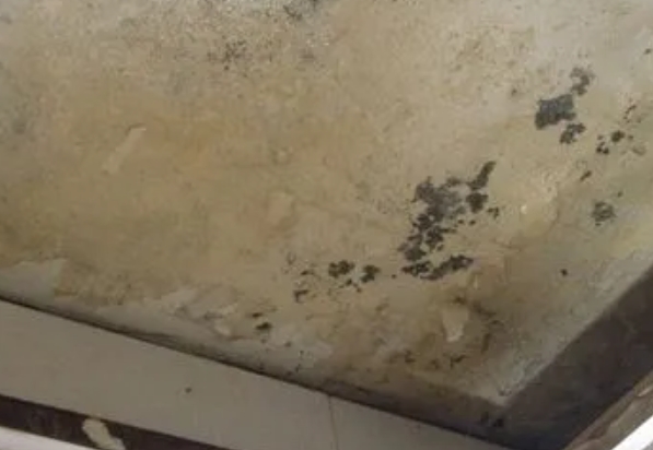 沈丘阳台漏水维修公司分享下沈丘卫生间渗水维修需要注意哪些问题。